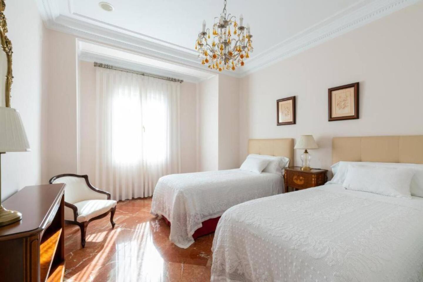 Puerta De Jerez II (Adults Only) Apartment Seville Exterior photo